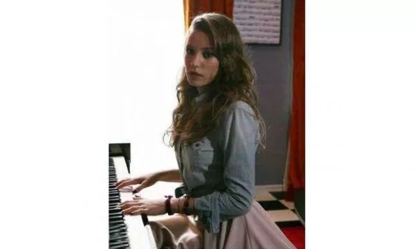 Medcezir Mira Kıyafetleri