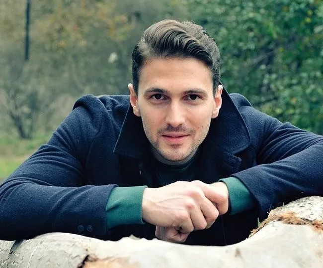 Yasak Elma Selim Avcıoğlu kimdir