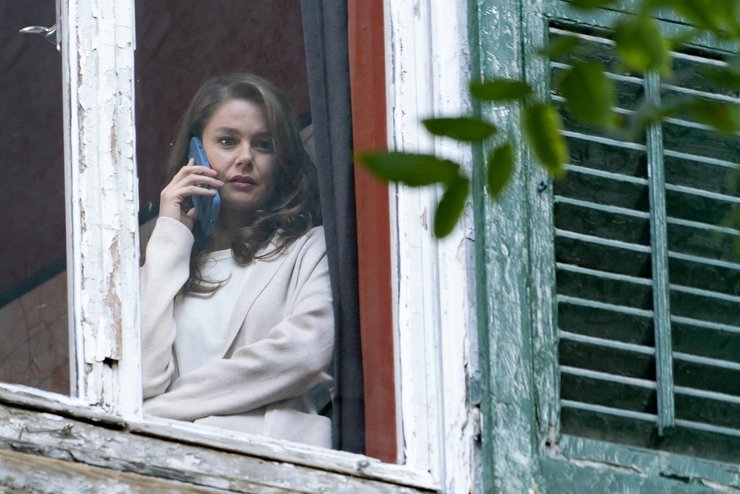 Camdaki Kız 63 Bölüm Kıyafetleri