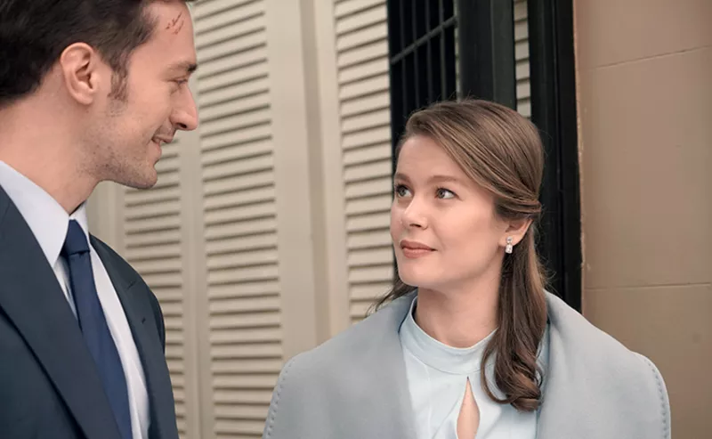 Camdaki Kız 65 Bölüm Kıyafetleri