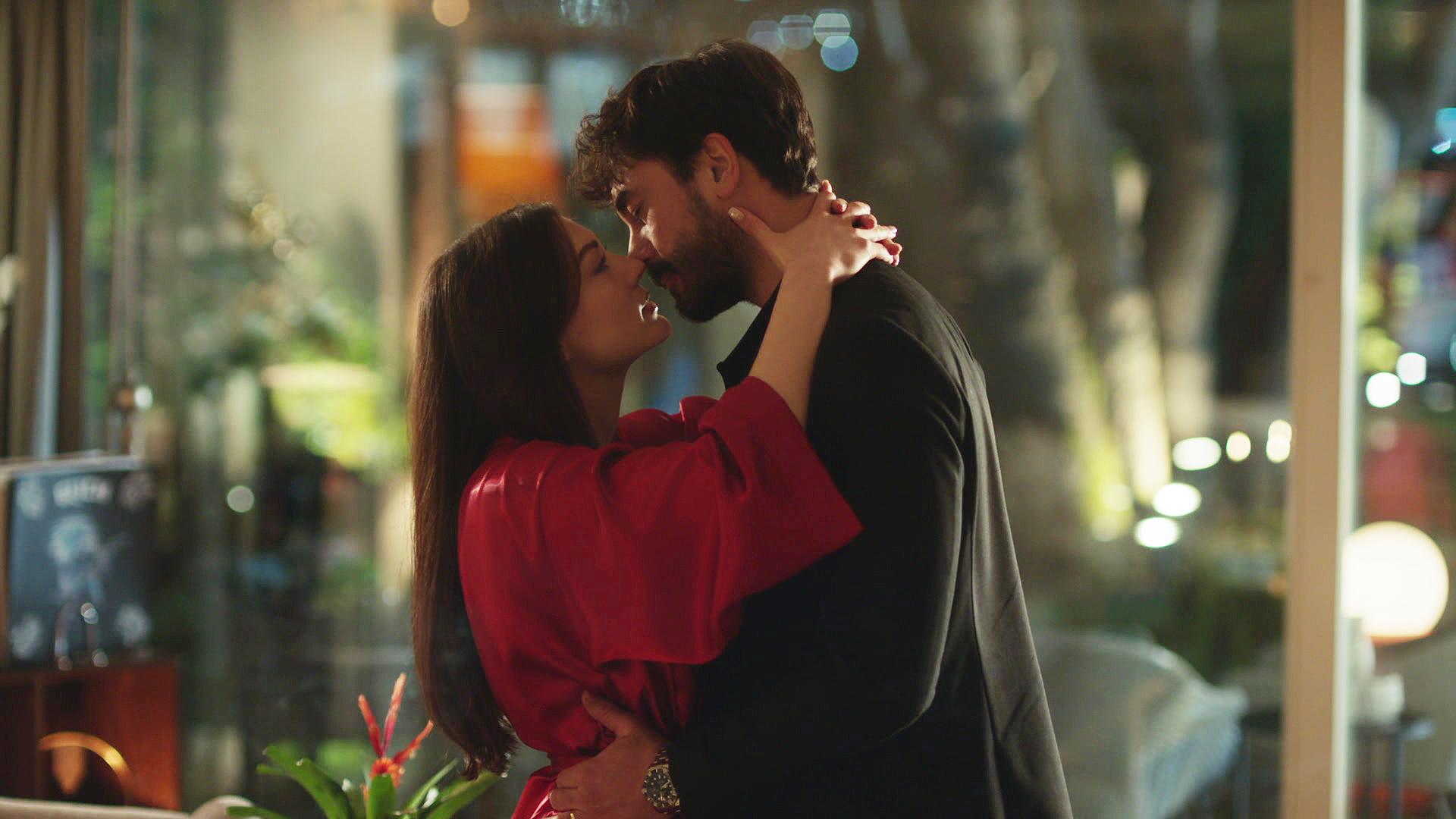 Kraliçe dizisi tekrarı ne zaman